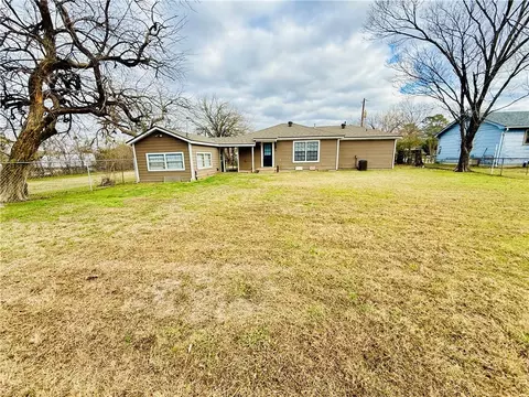 Exterior - 1413 Burt St, Bryan, TX 77802 photo 3 of 4