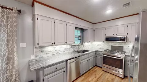 2108 Pantera Dr, Bryan, TX 77807 photo 9