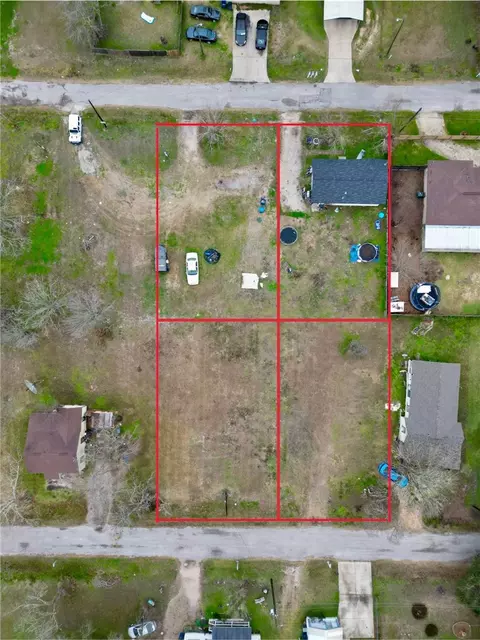 708 Frank St, Navasota, TX 77868