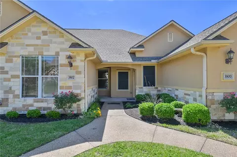 3802 Blackhawk Ln, College Station, TX 77845