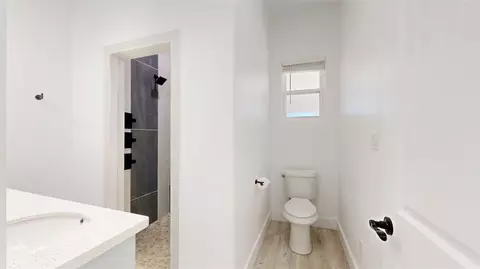 Bath - 4867 N Oakland Ln, Bryan, TX 77808 photo 8 of 19