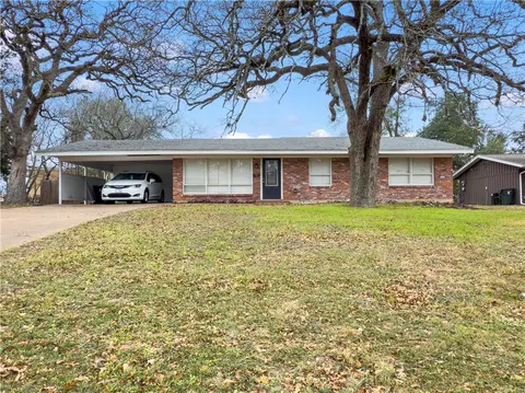 216 N Avenue W, Bryan, TX 77801