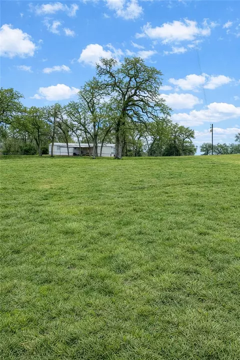 7031 Red Rock Rd, Franklin, TX 77856