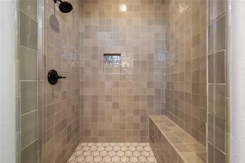 Bath - 5020 Toscana Loop, Bryan, TX 77802 photo 2 of 2