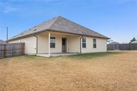 Exterior - 2078 Chief St, Bryan, TX 77807 photo 4 of 5