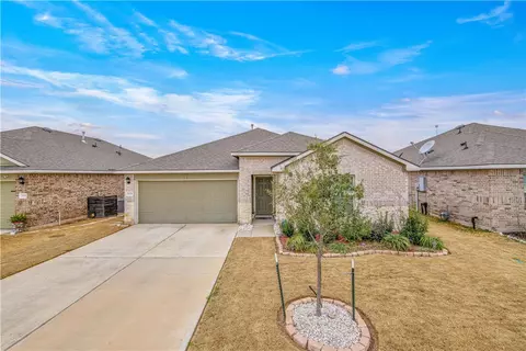 2424 Mulligan Ln, Navasota, TX 77868