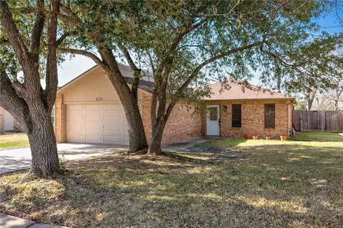 4135 Woodcrest Dr, Bryan, TX 77802