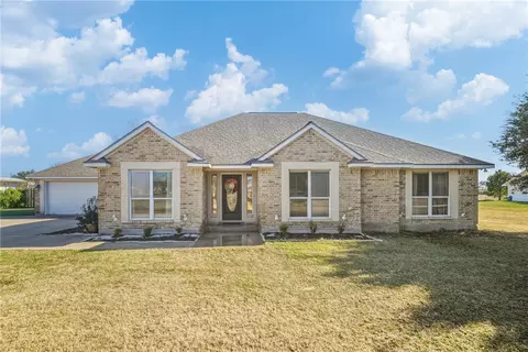 214 Apache Dr, Franklin, TX 77856