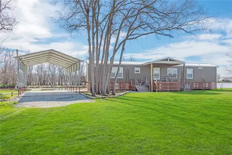 398 River Oaks Dr, Trinity, TX 75862