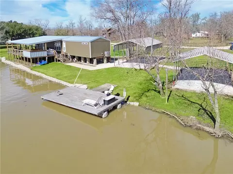 398 River Oaks Dr, Trinity, TX 75862 photo 4