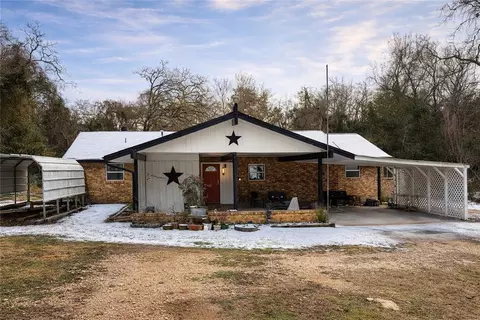 31 Hawaii Ln, Hilltop Lakes, TX 77871