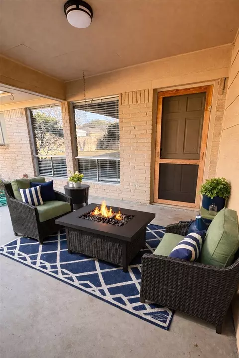 Exterior - 702 Matous Dr, Bryan, TX 77802 photo 2 of 4