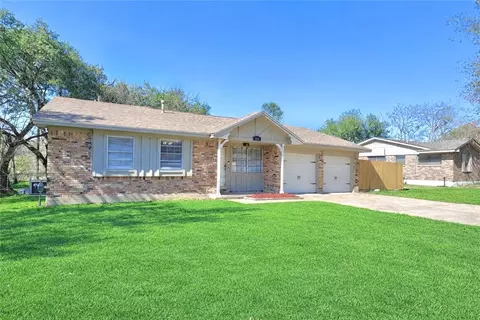 Exterior - 404 Madeline Dr, Bryan, TX 77802 photo 2 of 4