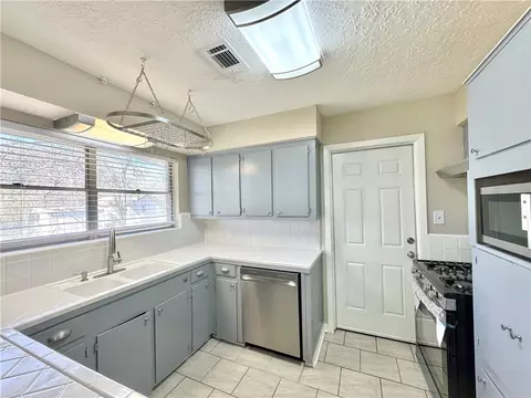 Kitchen - 404 Madeline Dr, Bryan, TX 77802 photo 1 of 5
