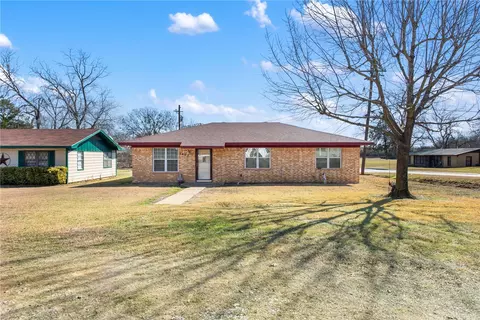 1407 W 6th St, Caldwell, TX 77836
