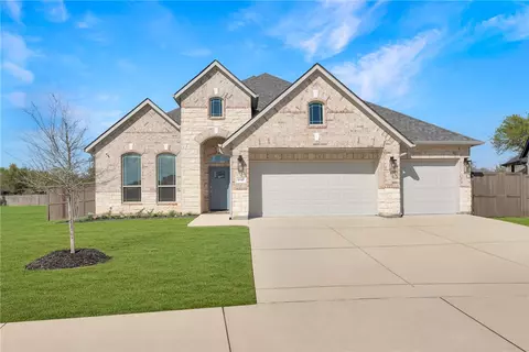 4345 Fox River Ln, Bryan, TX 77802