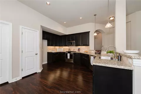 3045 Peterson Cir, Bryan, TX 77802 photo 13