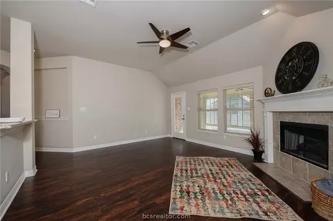 3045 Peterson Cir, Bryan, TX 77802 photo 9