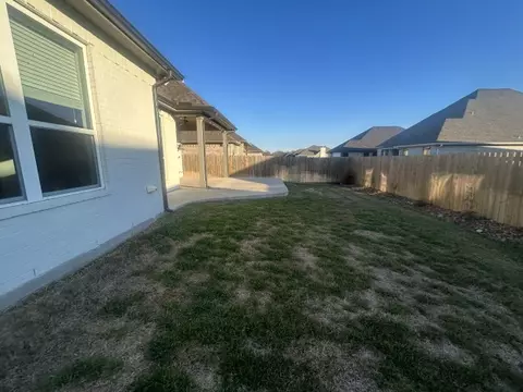 2905 Captain Ct, Bryan, TX 77808 photo 3