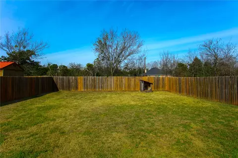 Exterior - 2145 Heritage Meadow Ln, Bryan, TX 77803 photo 4 of 4