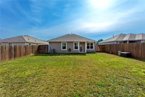 Exterior - 2145 Heritage Meadow Ln, Bryan, TX 77803 photo 3 of 4