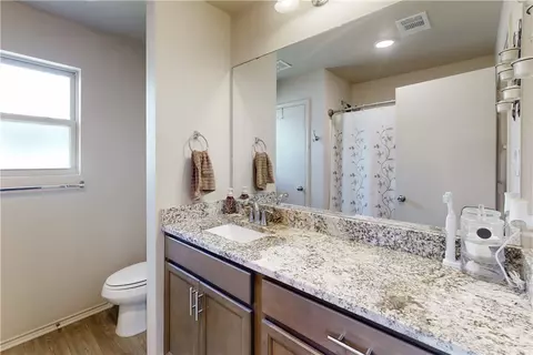 Bath - 2145 Heritage Meadow Ln, Bryan, TX 77803 photo 1 of 2