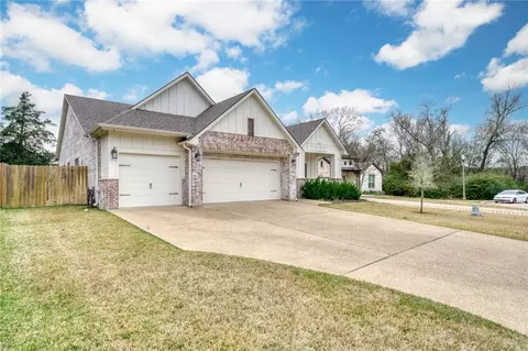 3509 Wildwood Ct, Bryan, TX 77808