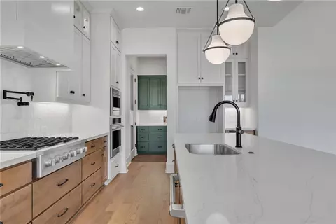 Kitchen - 7032 Skipping Rock Path, Bryan, TX 77808 photo 4 of 5