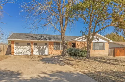 103 Redmond Dr, College Station, TX 77840