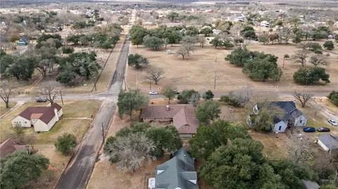 View/Area - 506 Maple St, Calvert, TX 77837 photo 5 of 6