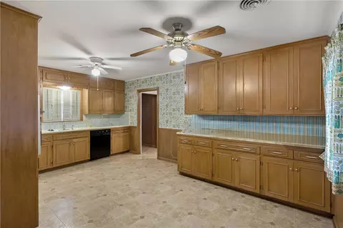 Kitchen - 506 Maple St, Calvert, TX 77837 photo 1 of 4
