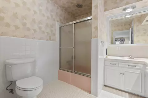 Bath - 506 Maple St, Calvert, TX 77837 photo 3 of 3