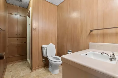 Bath - 506 Maple St, Calvert, TX 77837 photo 1 of 3