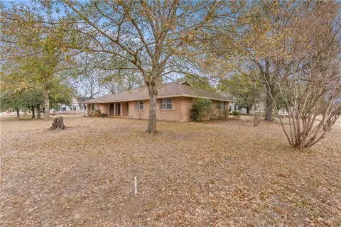 Exterior - 506 Maple St, Calvert, TX 77837 photo 5 of 5