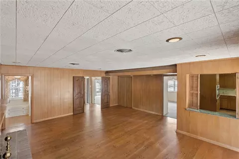 Living - 506 Maple St, Calvert, TX 77837 photo 3 of 12