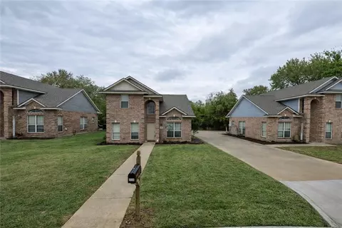 1621 Park Pl, College Station, TX 77840