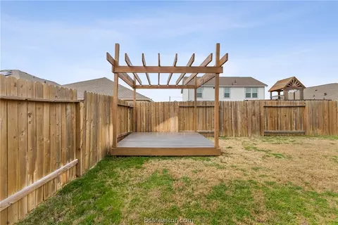 Exterior - 6018 Crest Bridge Ct, Bryan, TX 77807 photo 3 of 5