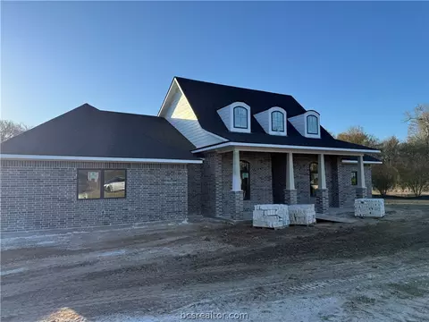 5000 Paulo Ct, Bryan, TX 77808