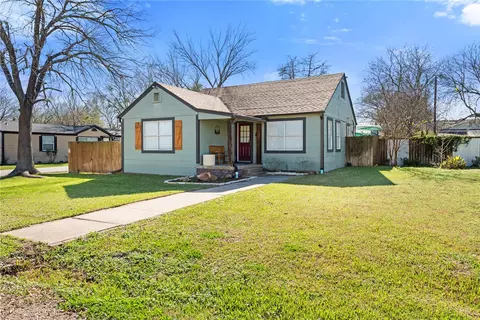 1019 E 27th St, Bryan, TX 77803