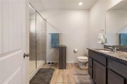 Bath - 5222 Montague Loop, Bryan, TX 77807 photo 3 of 4