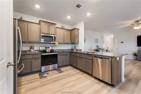 Kitchen - 5222 Montague Loop, Bryan, TX 77807 photo 3 of 4