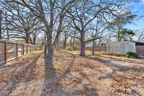 Exterior - 1014 Suncrest St, Bryan, TX 77803 photo 3 of 3