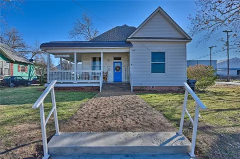 511 Peabody St, Brenham, TX 77833