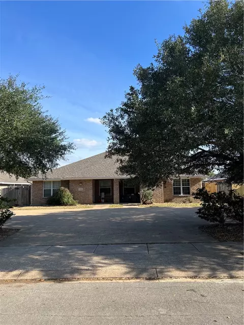3705-3707 Oldenburg Ln, College Station, TX 77845