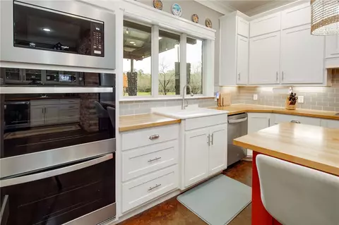 Kitchen - 8848 Green Branch Loop, Bryan, TX 77808 photo 4 of 5