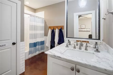 Bath - 8848 Green Branch Loop, Bryan, TX 77808 photo 6 of 9
