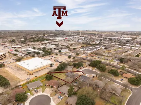 204 Harvard Ct, College Station, TX 77840