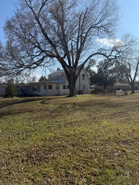 1212 E 28th St, Bryan, TX 77803