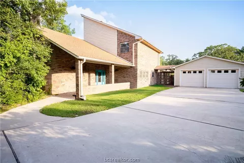 1003 Howe Dr, College Station, TX 77845