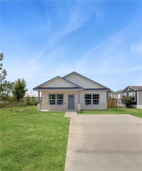 405 Martin Luther King Jr St, Franklin, TX 77856